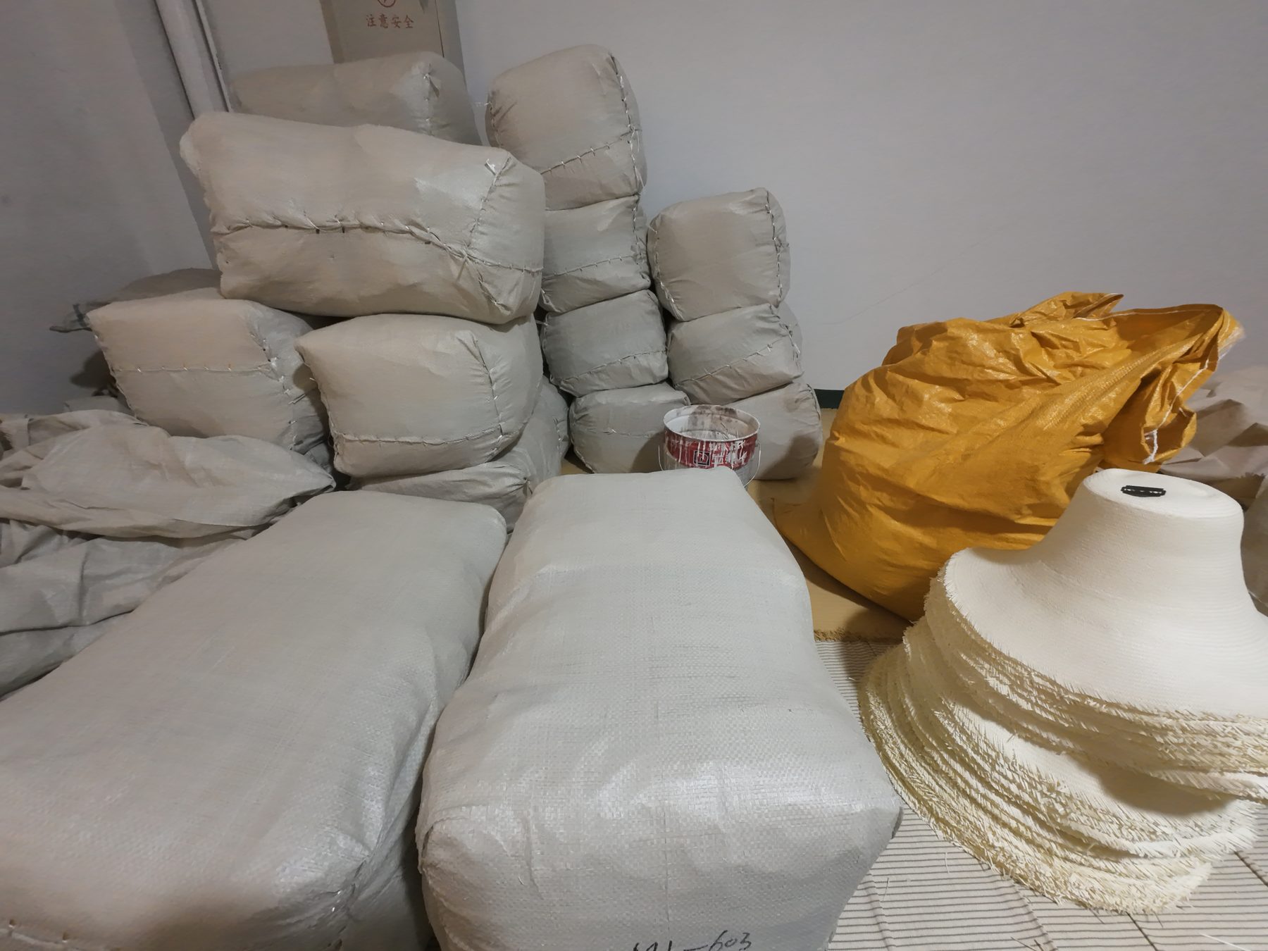 Foto de inventario y almacenamiento de sombreros 6