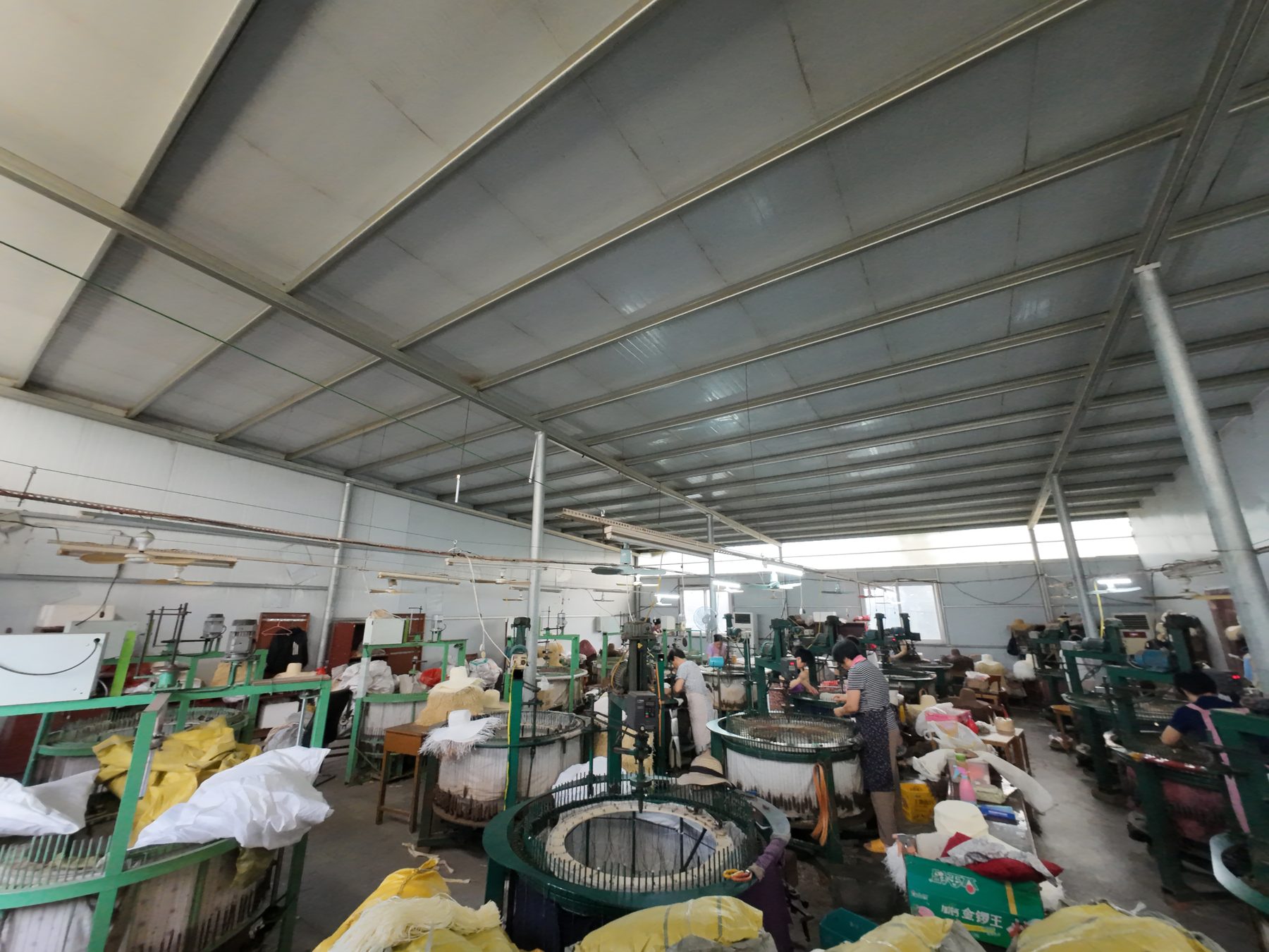 Foto del taller y área de producción de sombreros 17