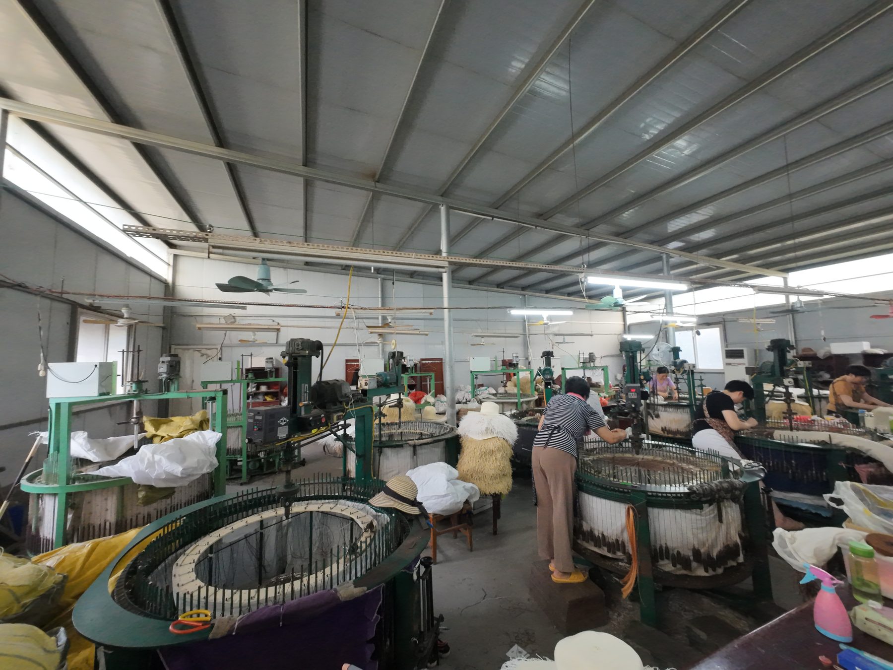 Foto del taller y área de producción de sombreros 18