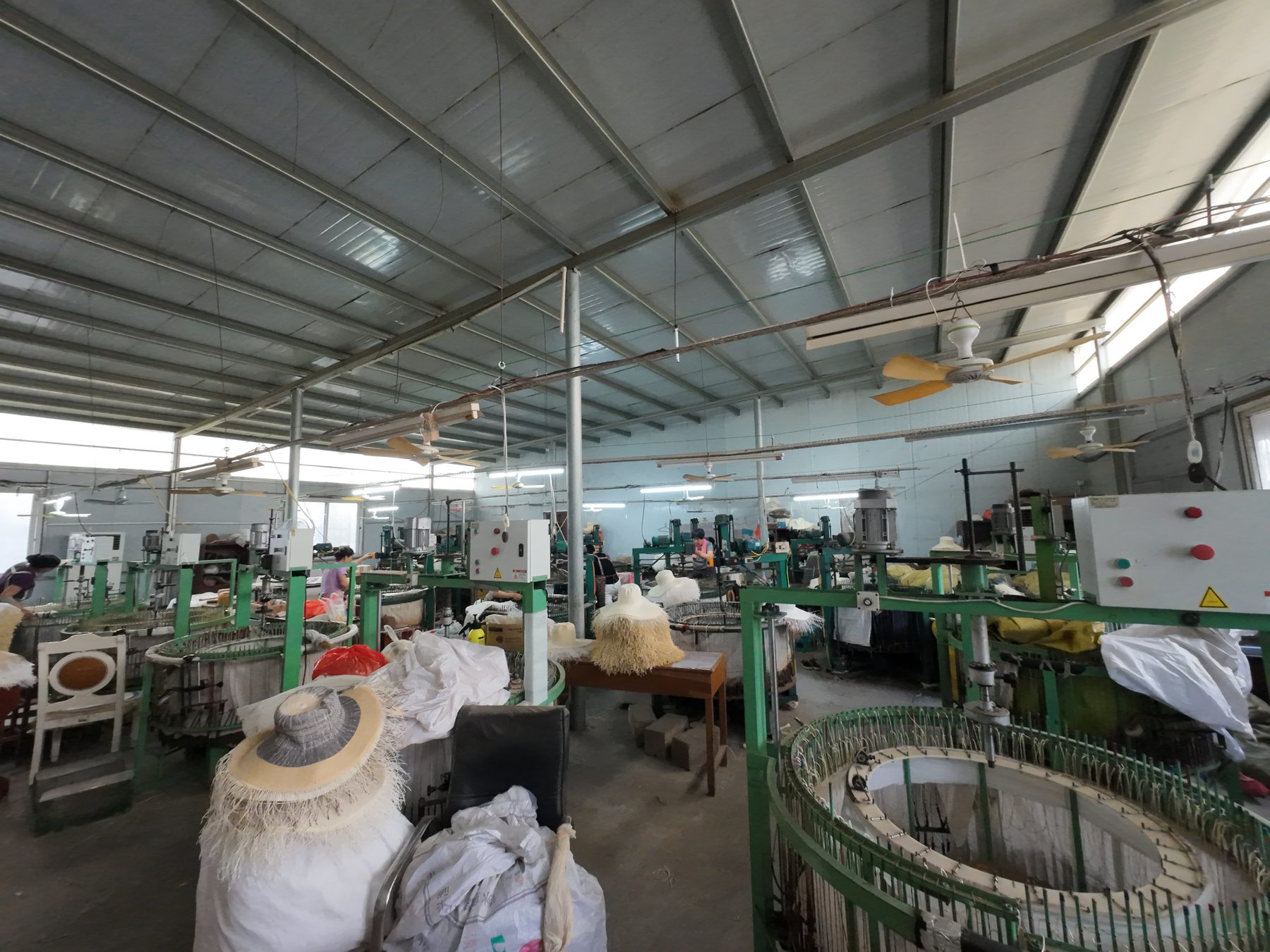 Foto del taller y área de producción de sombreros 22
