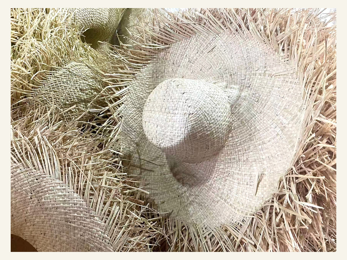 Corpo de chapéu de palha natural de Copa Vincada com Franjas N16 para produção no atacado